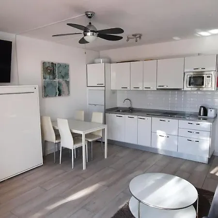 Appartement Lanzarote-beach-apartment, Cucharas Beach, -- 1 Minute Walk From Main Square, 35 Meters From