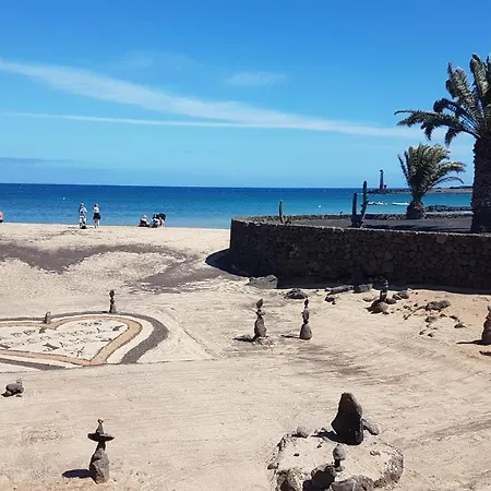 Appartement Lanzarote-beach-apartment, Cucharas Beach, -- 1 Minute Walk From Main Square, 35 Meters From *