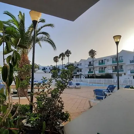 Apartamento Lanzarote-beach-apartment, Cucharas Beach, -- 1 Minute Walk From Main Square, 35 Meters From Costa Teguise