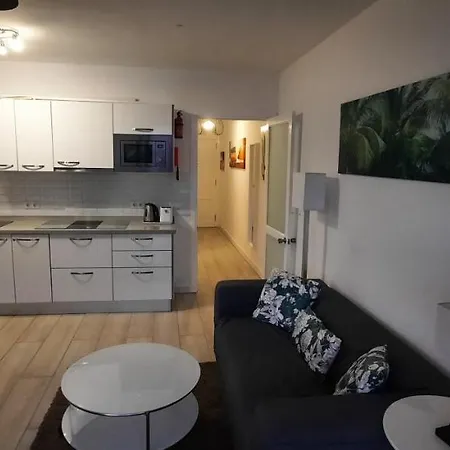アパート Lanzarote-beach-apartment, Cucharas Beach, -- 1 Minute Walk From Main Square, 35 Meters From