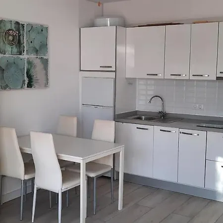 Lanzarote-beach-apartment, Cucharas Beach, -- 1 Minute Walk From Main Square, 35 Meters From コスタ・テギセ