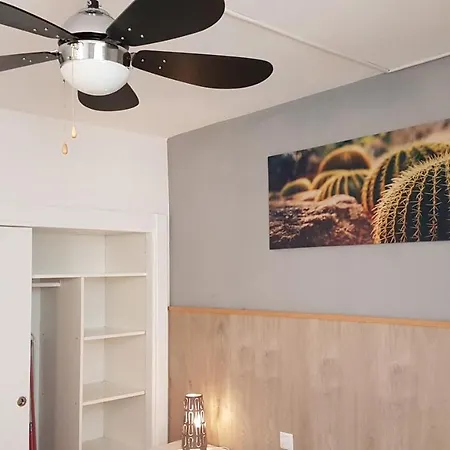 Lanzarote-beach-apartment, Cucharas Beach, -- 1 Minute Walk From Main Square, 35 Meters From アパート